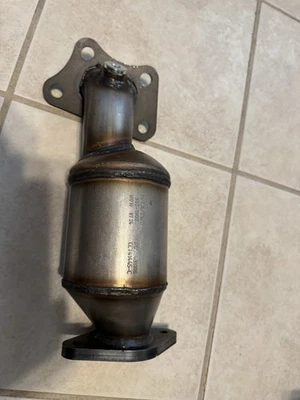 Convertidor catalítico frontal GM 3.6.  2012  2017 Foto 1 de 4