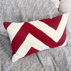 1 Pottery Barn Chevron Crewel Embroidered Lumbar Pillow Cover 16x26 Red Ivory PB - Picture 1 of 7