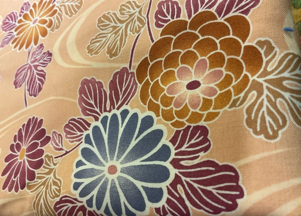 1 jarda laranja/pêssego com flores azuis e ameixa 44” de largura 100% algodão - Imagem 1 de 1