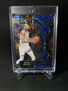 2023-24 Panini Select Kevin Durant Light Blue Disco Premier /99 #199 - Imagen 1 de 3