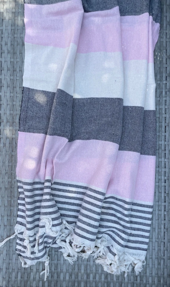 Pink & Black Turkish Peshtemal Towel, Hammam Beach Bath Travel Wrap, 100% Cotton — 第 1/4 张图片