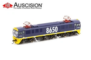 Auscision (86-18) 8650 Tri-Bogie, FreightCorp Blue- DC Locomotive - HO Scale - Picture 1 of 2