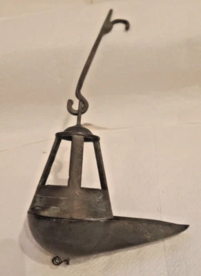 Ancienne lampe a huile en bronze patiné à suspendre Rat De Cave 25 cm - Photo 1/4