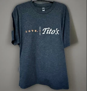 Camiseta para hombre "Love Tito's" gris jaspeado oscuro manga corta gráficos talla grande - Imagen 1 de 16