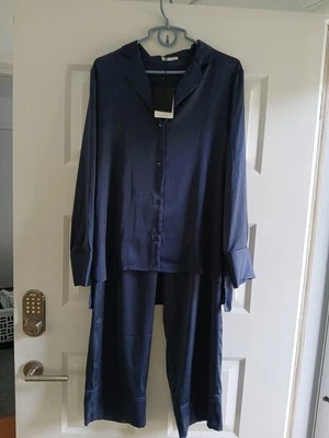 Conjunto de pijama lencería satinado azul oscuro grande Zara nuevo con etiquetas Foto 1 de 4
