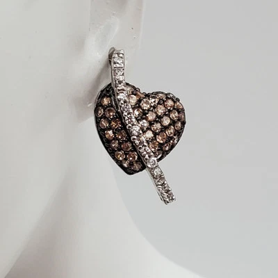 925 Сердце серьги 0,75 в шоколадный коричневый и белый Pave кристалл гвоздики серебро - Изображение 1 из 4