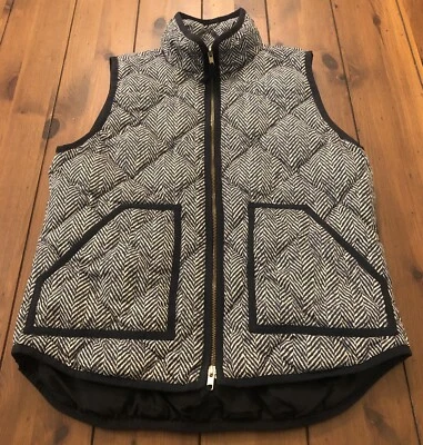 J.Crew Black Beige Herringbone Quilted Puffer Down Vest Full Zip Women’s Small S - Image 1 of 4
