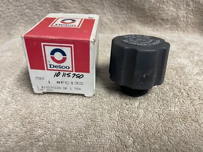 NOS GM 10115750 TAPA DE LLENADO DE ACEITE DELCO FC132 1987-92 CHEVY PONTIAC BUICK 2,8 L 3,1 L Foto 1 de 4