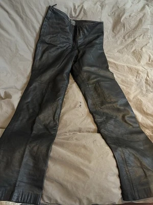 Brandon Thomas Pantalones de Cuero Negro 8 Foto 1 de 4