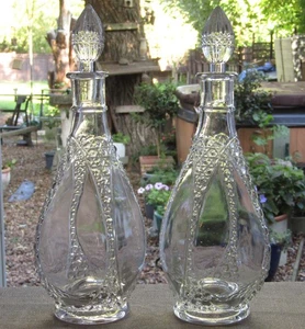 Vintage Pair of 2 Tapered square Glass Decanter Pineapple Stopper 12" Tall - Picture 1 of 13