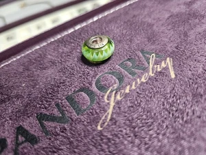 Pandora Authentic SS Green Zig Zag, Murano Glass #790616 (512) - Picture 1 of 3