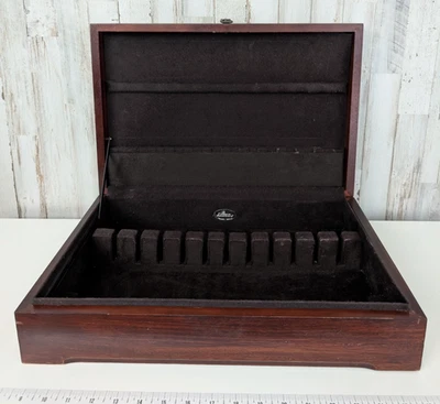 Caja de almacenamiento de cubiertos de madera de tela plateada Pacific de colección evita el deslustre Foto 1 de 4