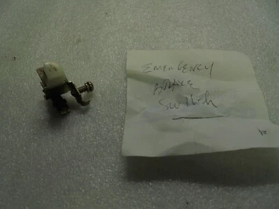 91-95 ACURA LEGEND EMERGENCY BRAKE SENSOR FOR THE DASH LIGHT USED Foto 1 de 2