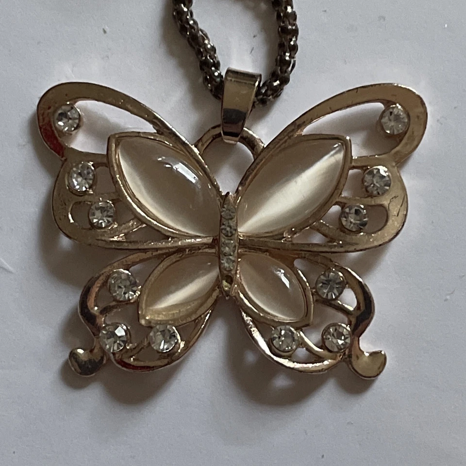 Collar colgante mariposa tono ópalo rosa y oro rosa claro cadena es descolorido Foto 1 de 4