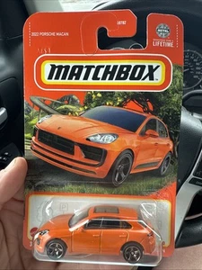 Matchbox Porsche Macan 11/100 - Picture 1 of 6