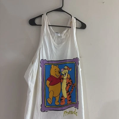 Camiseta sin mangas vintage Winnie the Pooh & Tigger 'Friends' blanca, camiseta gráfica Disney Foto 1 de 4