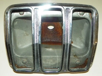 1964 1965 1966 FORD MUSTANG ОРИГИНАЛЬНЫЙ КОРПУС ЗАДНЕГО ФОНАРЯ И ОБОДОК - Изображение 1 из 2