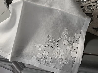 Linge Ancien Mouchoir Ou napperon En Fil De Lin  Brodé Monogramme Entrelacé L S - Photo 1/4
