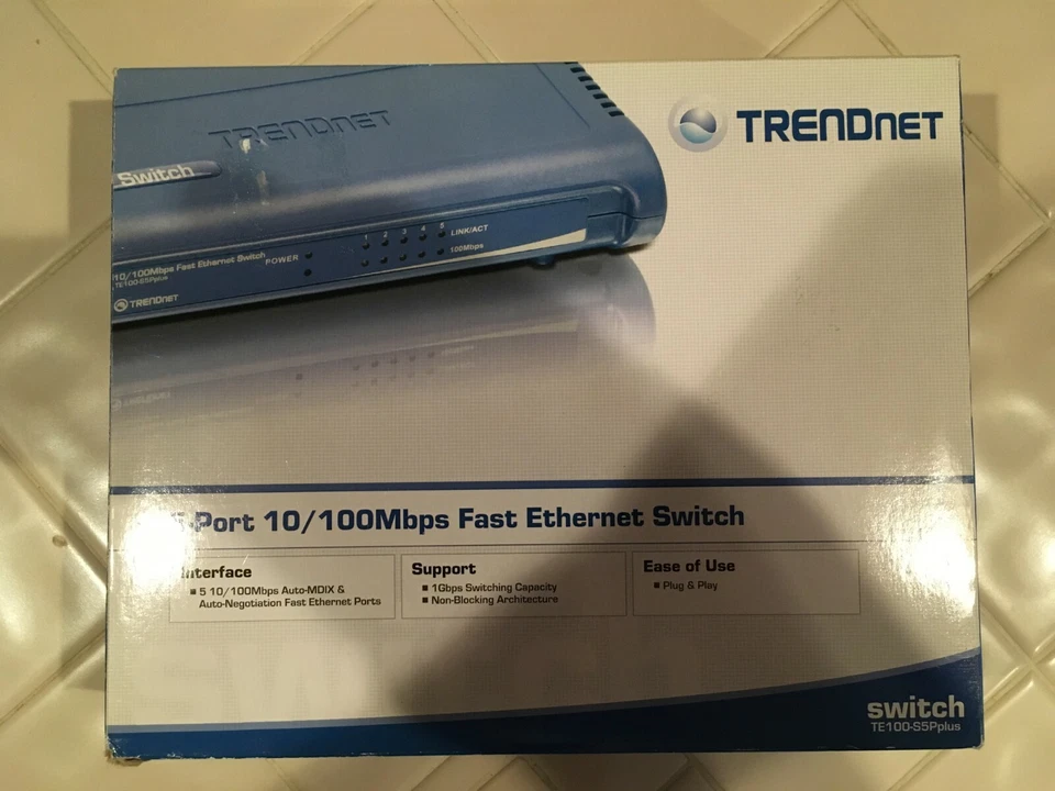 TRENDnet 5-port 10/100Mbps Fast Ethernet Switch, Model TE100-S5Pplus - Image 1 of 4