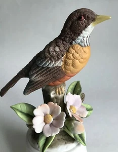 Robin Bird & Flower Figurine Music Box Plays "The Way We Were" 1983 ROYAL CROWN - Picture 1 of 8