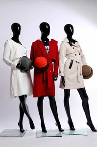weiblich schick modern Frau Hautfarbe glanz Abstrakte Schaufensterpuppe schwarz - Bild 1 von 3
