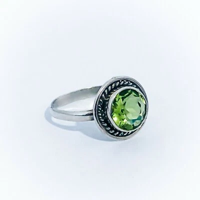anillo de plata ley 925 con Peridoto  - Imagen 1 de 2