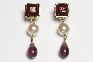 CHANEL Paris 1980’s Maison Gripoix Long Red Purple Poured Glass Pearl Earrings - Picture 1 of 4
