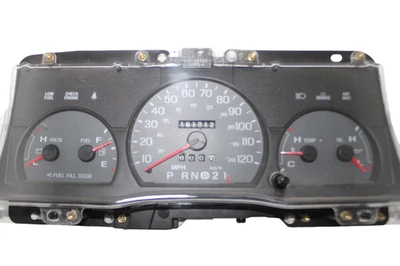 Cuadro de instrumentos velocímetro 03 04 05 medidores de tablero Grand Marquis 161.912 millas Foto 1 de 4