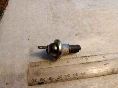 Genuine Smiths 5300/1/05  Oil Pressure Switch.. Triumph Austin Mini Sprite Etc - Image 1 of 4