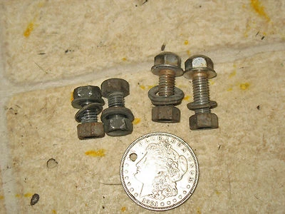 81 SUZUKI GS1000 GS 1000 REAR FENDER MOUNTING BOLTS HARDWARE Foto 1 de 2