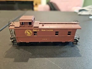 HO Vintage ATHEARN GREAT NORTHERN CABOOSE X-270 - Picture 1 of 7