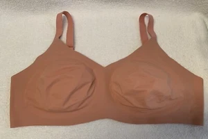 Knix V-Neck Wireless Bra size 8 removable cups Convertible Strap Stretch EUC - Picture 1 of 9