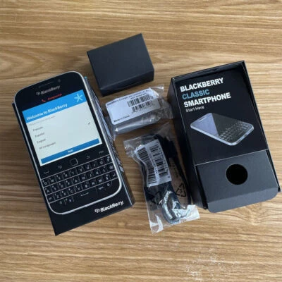 BlackBerry Classic Q20 16GB+2GB RAM Unlocked 4G LTE Qwerty Keyboard Mobile Phone - Image 1 of 4