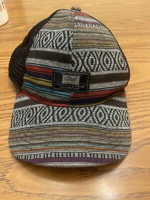 HERMOSO SOMBRERO GIGANTE GEOMÉTRICO ESTAMPADO AZTEX MULTICOLOR SNAPBACK EN MUY BUENA CONDICIÓN F4 Foto 1 de 4