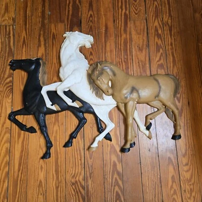 Burwood 500 1973 colgante de pared grande 3 caballos de plástico vintage 3'×2' Foto 1 de 4