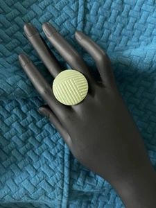 Elegant Vintage Upcycled Plastic MOD/ Statement Ring - Mint Green/ Silver Band - Picture 1 of 4