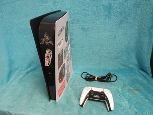 Sony PlayStation 5 Digital Edition Console con un controller - Foto 1 di 7