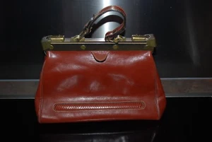ANCIEN SAC DE FEMME EN CUIR SIGNE GAMMAK PARIS - Picture 1 of 5