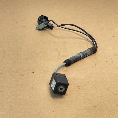 2011-2015 AUDI AQ7 8 S8 REAR VIEW BACK UP REVERSE ASSIST CAMERA ASSY OEM - Image 1 of 4