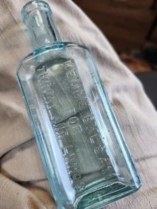 Antique KEMP'S BALSAM FOR THROAT AND LUNGS Bottle, Le Roy NY - Picture 1 of 2