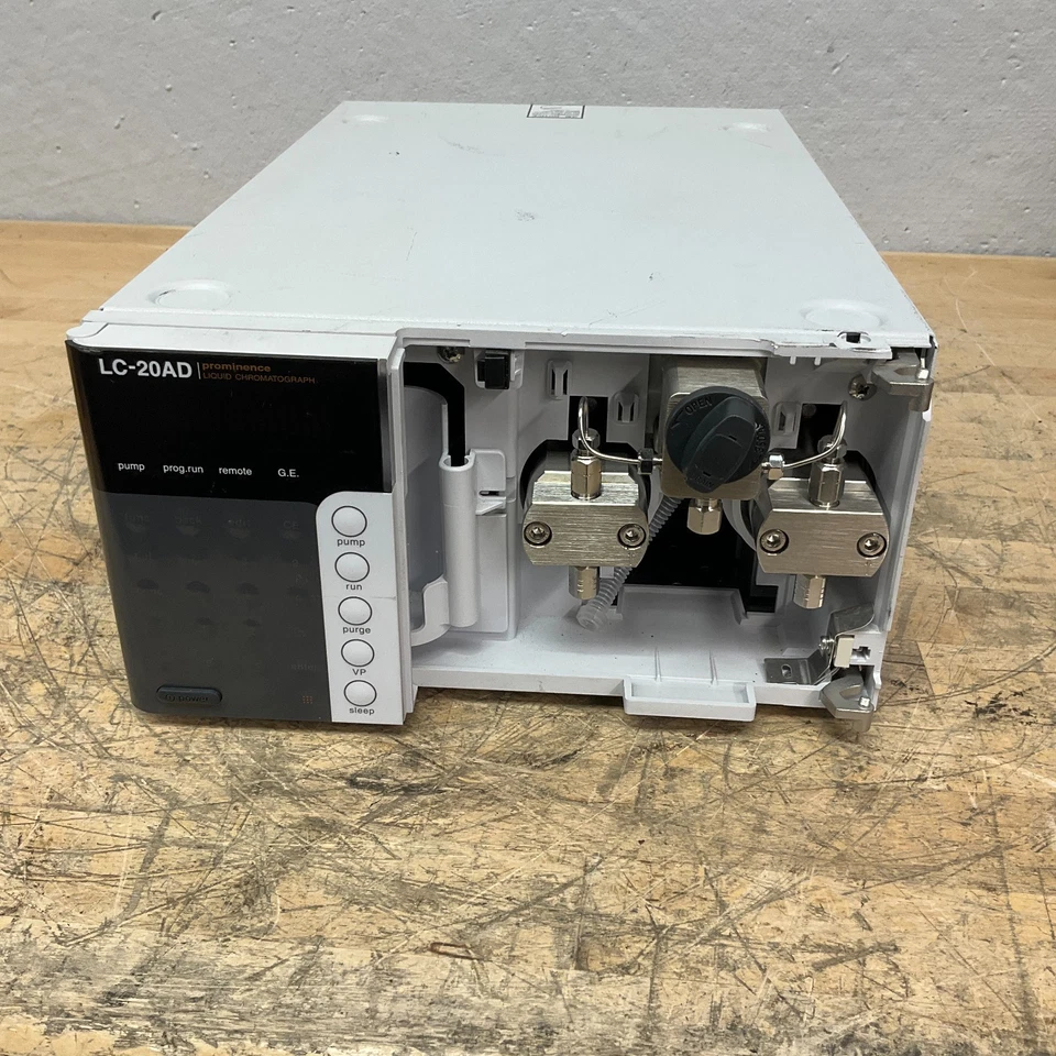 Cromatógrafo líquido Shimadzu Prominence LC-20AD 228-45000-42 probado funcionando Foto 1 de 4