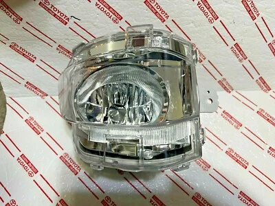 *NEW LEXUS LS460 LS600H OEM PASSENGER FOG LIGHT LAMP RIGHT RH 2010 2011 2012 NEW - Image 1 of 4