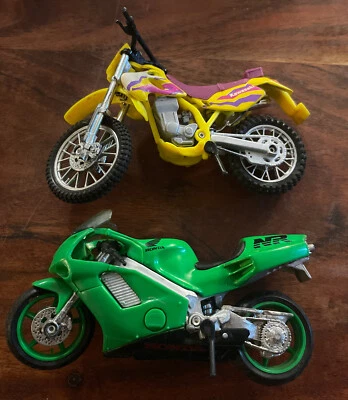 Maisto Honda NR Verde Motocicleta y Amarillo Kawasaki Bicicleta de Calle Modelo Bicicleta de Juguete Foto 1 de 4