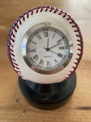 Boston Red Sox Baseball Quartz Clock w/Stand World Series 2004 MLB Cover