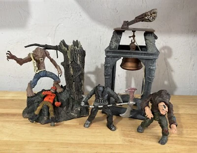MCFARLANE TOYS WEREWOLF w/ Hunter Hunchback Notre Dame Lot - Image 1 of 4