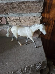 Breyer Classic Horse Light Grey Selle Francais Warmblood Mare #941 Horse Model - Picture 1 of 12