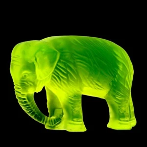 Glamorous ' Elephant ' Vaseline Uranium Glass 1930' H. Hoffmann - Picture 1 of 2