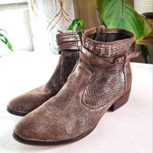 SEYCHELLES SANCTUARY METALLIC PEWTER METAL BOOTIE - Picture 1 of 9