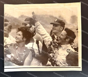 Indy Car Racing Mario Andretti gana Indy 1969 foto de prensa original tipo 1 - Imagen 1 de 2