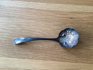 Antique Victorian Silver Plate Berry Ladle. Gilt Face. Arthur Price. Sheffield. - Picture 1 of 1